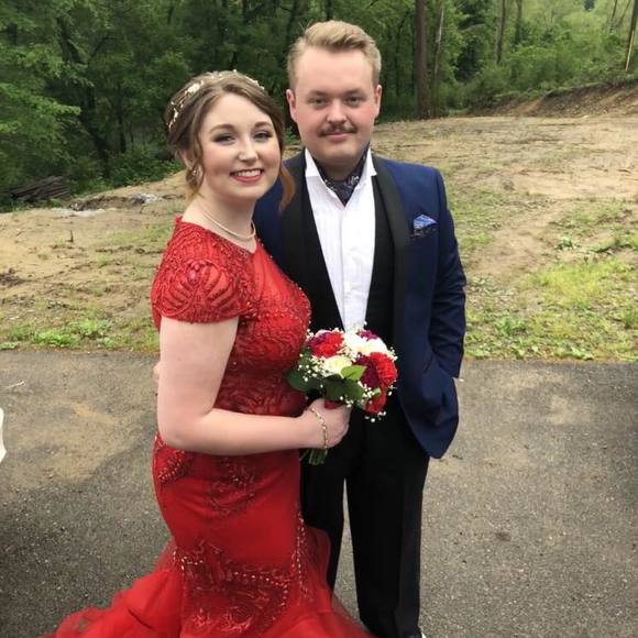 Meet your Posher, Kailee - Picture 1 of 1